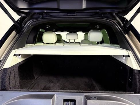 Certified 2023 Land Rover Range Rover SE image 18