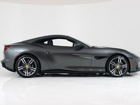Certified 2023 Ferrari Portofino M RWD image 15
