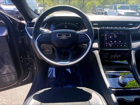 Certified 2025 Jeep Grand Cherokee L Altitude AWD/4WD image 5