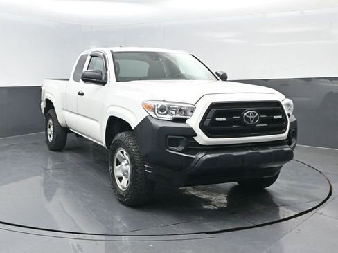 Used 2020 Toyota Tacoma SR image 2