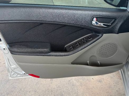Used 2015 Kia Forte LX FWD image 19