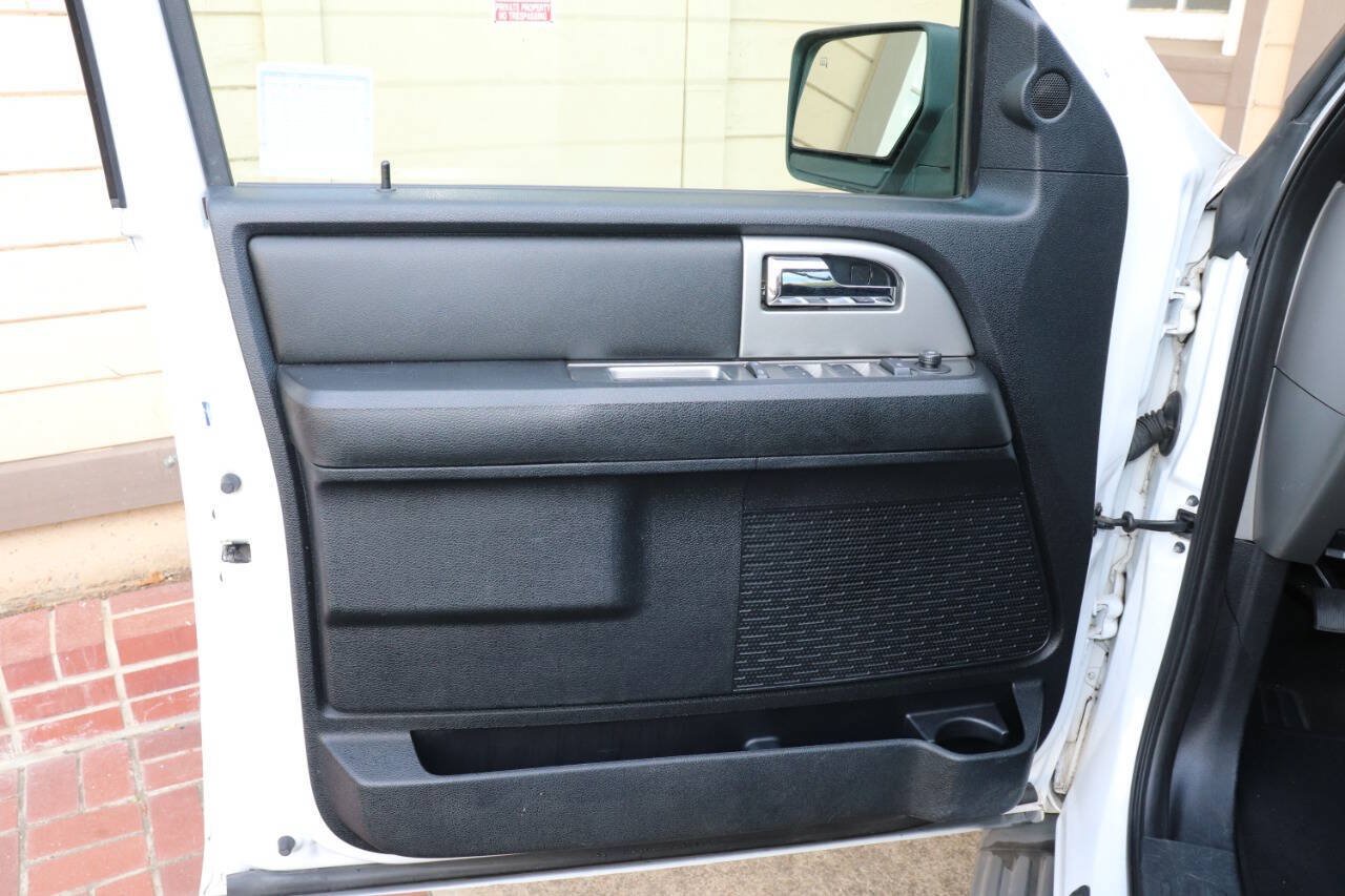 Used 2015 Ford Expedition XLT AWD/4WD image 14