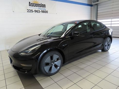 Used 2021 Tesla Model 3 Standard Range Plus image 2