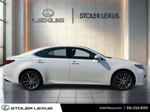 Used 2017 Lexus ES 350 w/ Navigation System Package FWD image 4