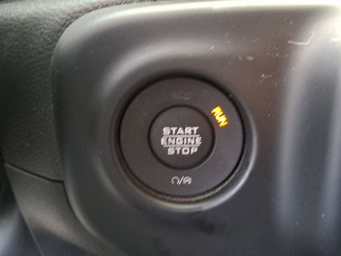 Used 2023 Jeep Wrangler Unlimited Sahara w/ Cold Weather Group AWD/4WD image 22