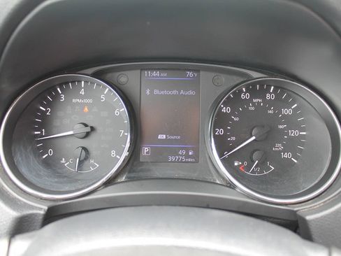 Used 2018 Nissan Rogue S image 27