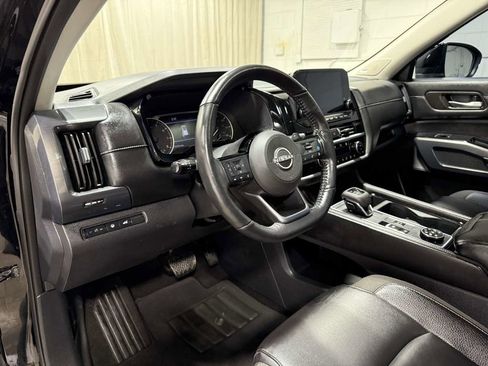 Used 2024 Nissan Pathfinder SL w/ SL Premium Package image 10