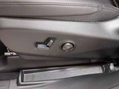 New 2026 Chrysler Pacifica Select image 37