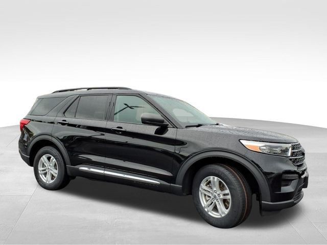 Certified 2023 Ford Explorer XLT w/ Class IV Trailer Tow Package AWD/4WD image 7