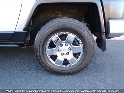 Used 2007 Toyota FJ Cruiser 4WD image 40
