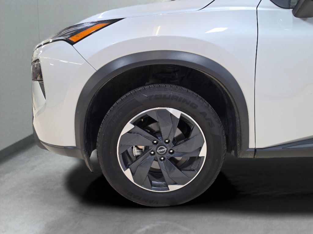 Used 2025 Nissan Rogue SV AWD/4WD image 25