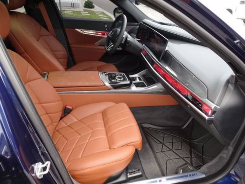 Used 2026 BMW 760i xDrive w/ Executive Package AWD/4WD image 18