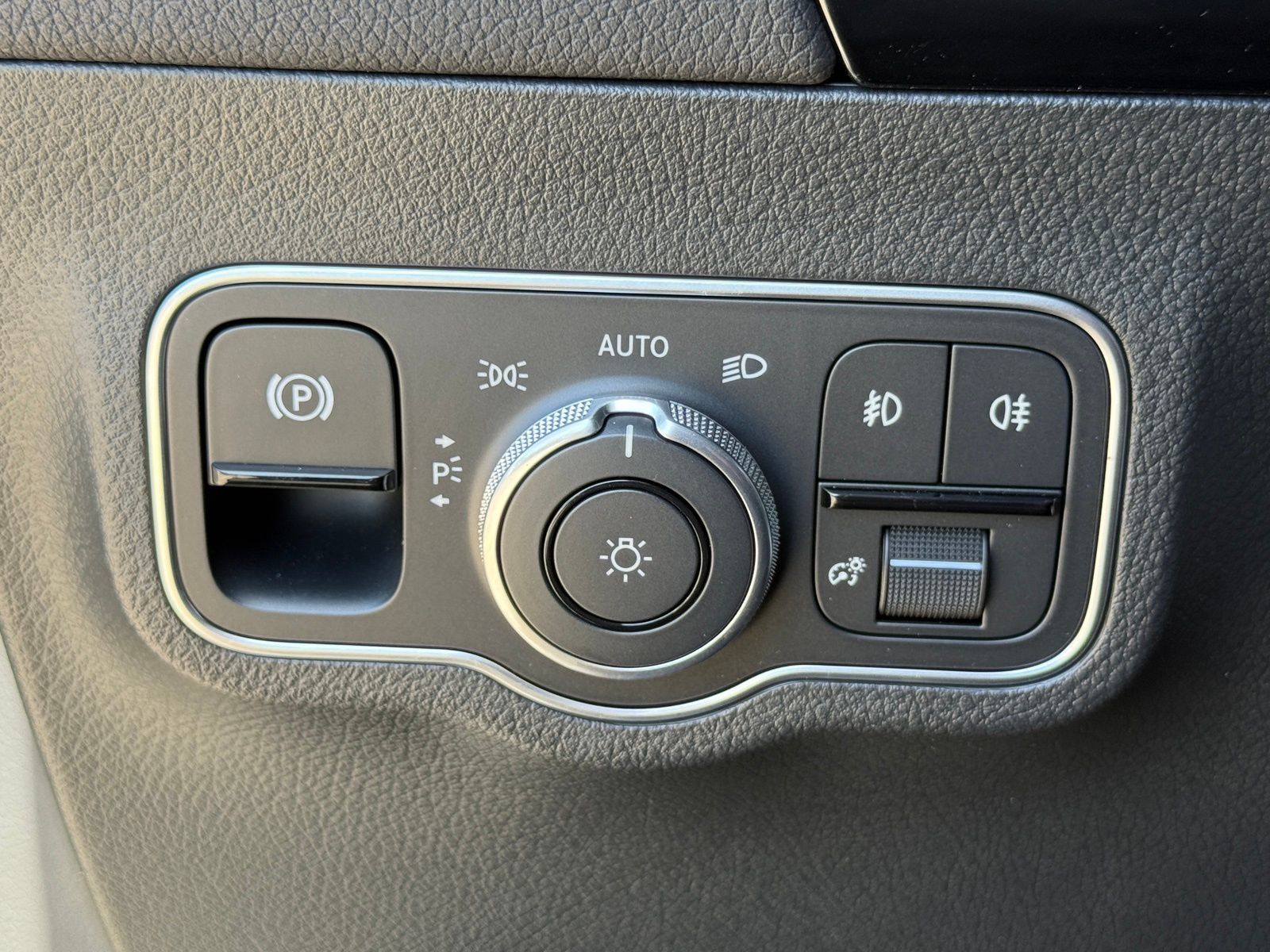 Used 2025 Mercedes-Benz GLA 250 image 30