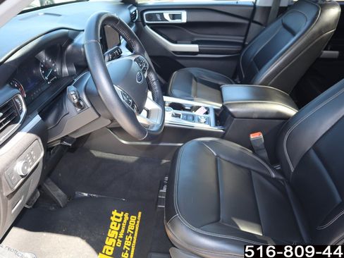 Used 2022 Ford Explorer XLT w/ Equipment Group 202A image 17