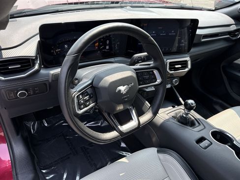 Used 2025 Ford Mustang GT Premium RWD image 16