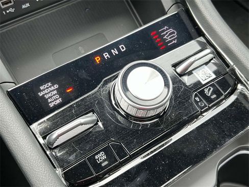 Used 2023 Jeep Grand Cherokee Overland w/ Luxury Tech Group IV image 35