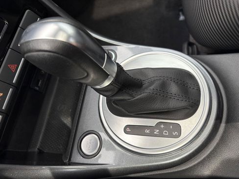 Used 2019 Volkswagen Beetle 2.0T SE w/ SE Premium Package FWD image 18
