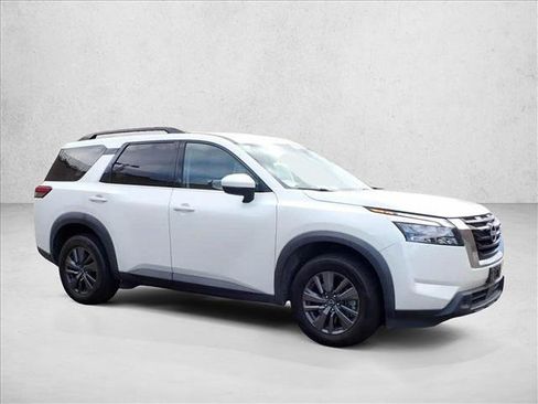 Used 2023 Nissan Pathfinder SV AWD/4WD image 10