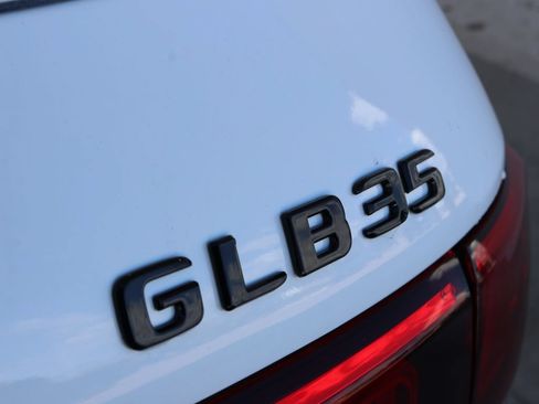 Used 2021 Mercedes-Benz GLB 35 AMG 4MATIC image 35