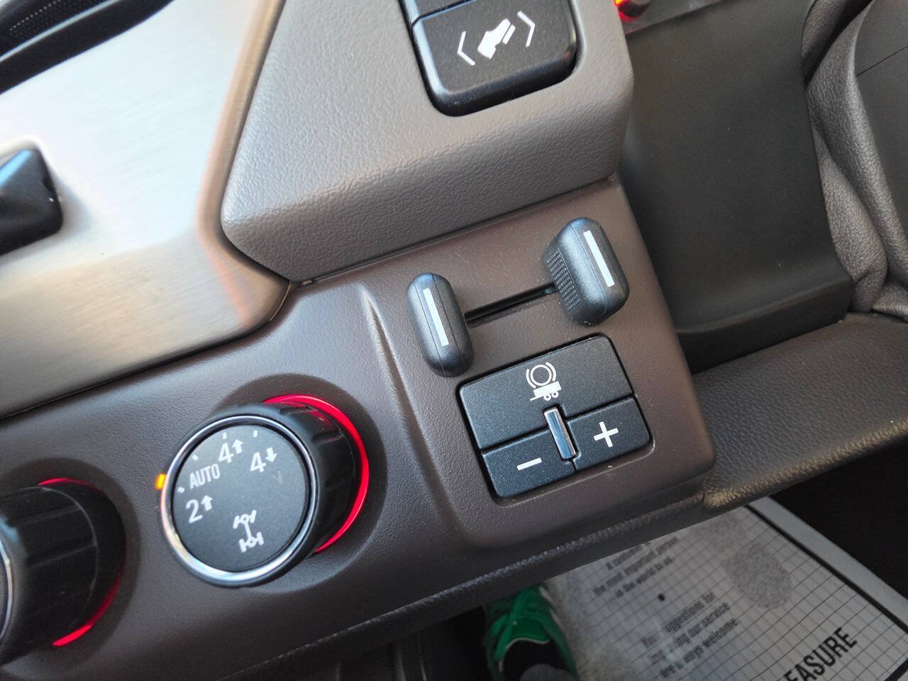 Used 2015 GMC Yukon Denali w/ Touring Package AWD/4WD image 66