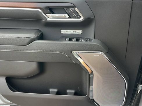 New 2026 GMC Sierra 1500 Denali AWD/4WD image 28