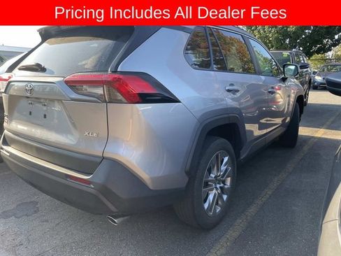 Used 2023 Toyota RAV4 XLE Premium FWD image 9