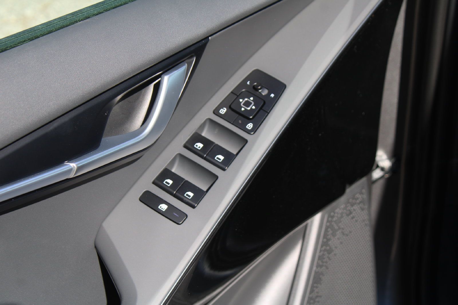 New 2026 Kia Niro LX FWD image 19