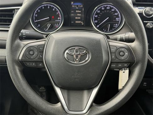 Used 2019 Toyota Camry LE image 26