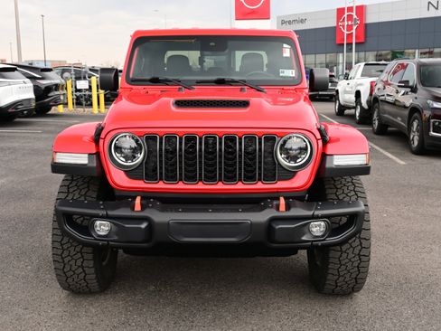 Used 2024 Jeep Gladiator Mojave image 3