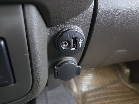 Used 2021 Nissan Frontier PRO-4X w/ Pro-4x Utility Package image 25