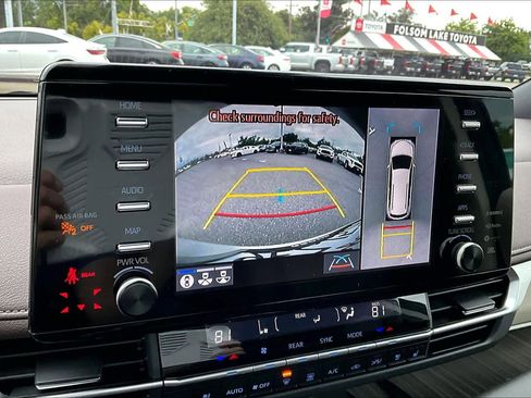 Used 2023 Toyota Sienna Platinum AWD/4WD image 26