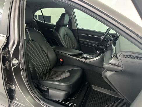 Used 2022 Toyota Camry SE FWD image 21