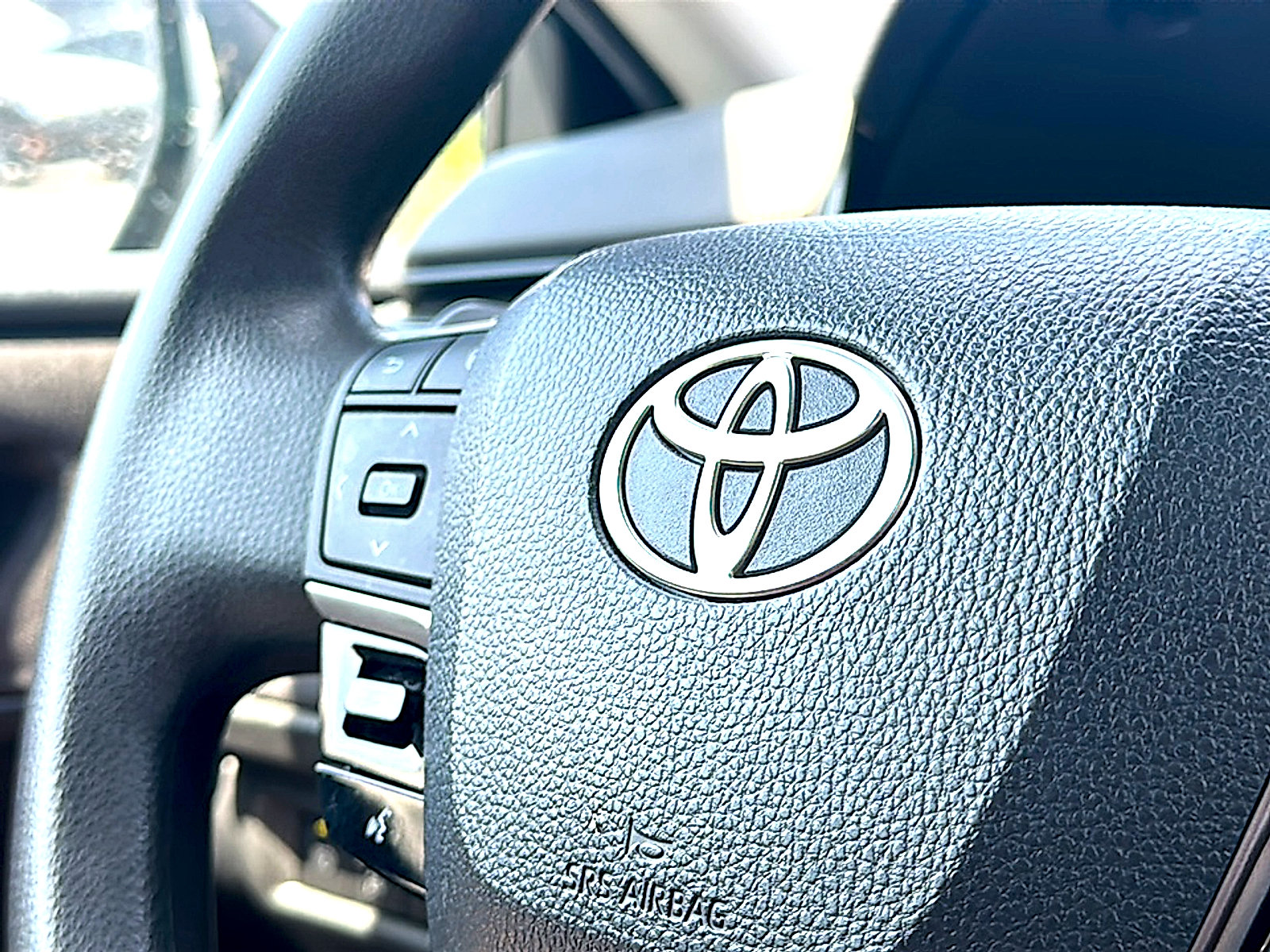 Used 2025 Toyota Camry LE FWD image 29