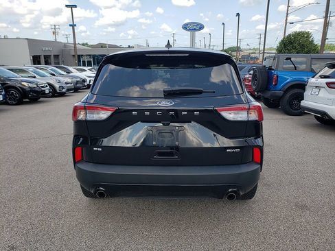 Used 2022 Ford Escape SE w/ SE Sport Appearance Package AWD/4WD image 4