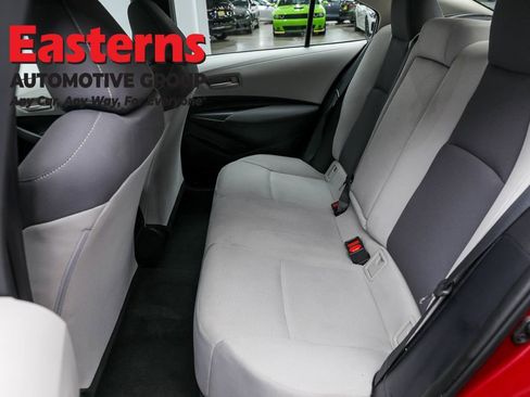 Used 2022 Toyota Corolla LE image 20