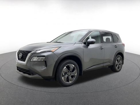 Used 2025 Nissan Rogue SV FWD image 3