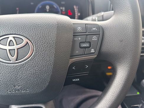 Used 2025 Toyota Camry Hybrid image 14