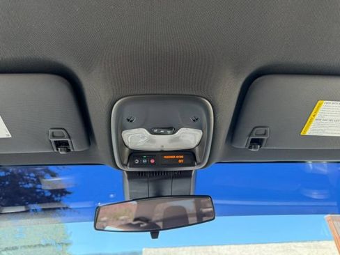 Used 2023 Chevrolet Colorado Trail Boss w/ Technology Package AWD/4WD image 16