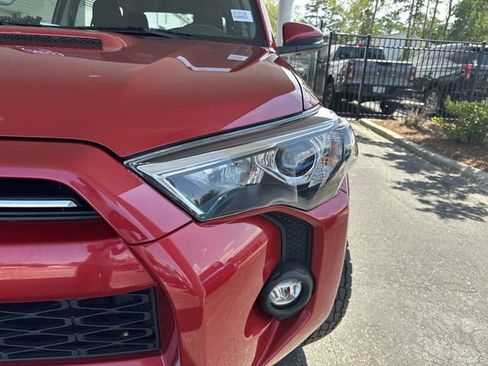 Used 2022 Toyota 4Runner TRD Off-Road Premium w/ Moonroof Package AWD/4WD image 9