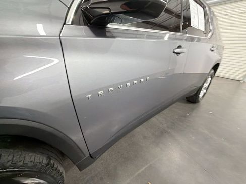Used 2020 Chevrolet Traverse LT FWD image 30