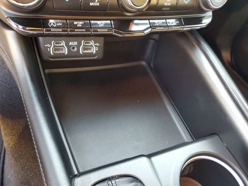 Used 2021 Dodge Durango SXT image 22