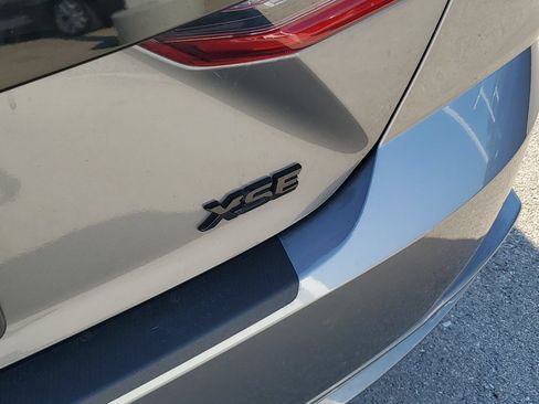 Used 2025 Toyota Camry XSE FWD image 8