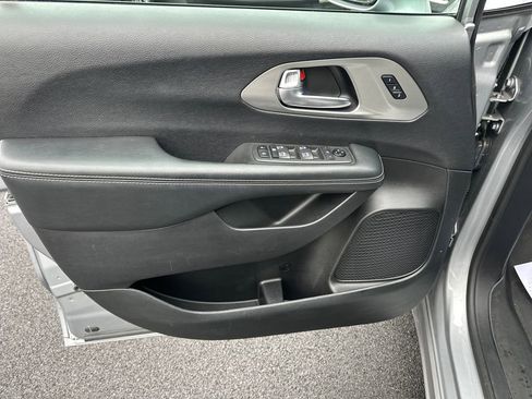 Used 2021 Chrysler Pacifica Limited w/ S Appearance Package image 14