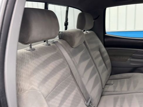 Used 2011 Toyota Tacoma 4x4 Double Cab w/ SR5 Pkg #2 image 16