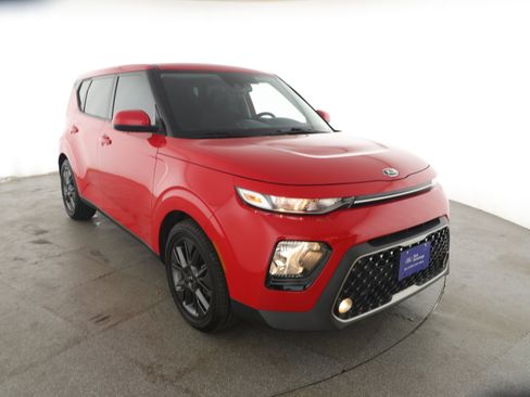 Used 2021 Kia Soul EX image 3