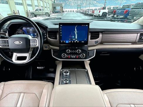 Used 2022 Ford Expedition Limited image 16