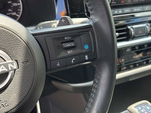 Certified 2025 Nissan Pathfinder SV FWD image 33