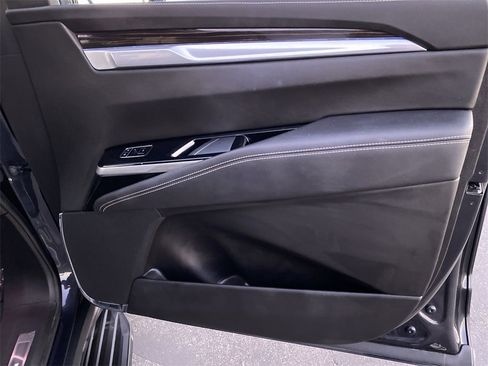 Certified 2025 Cadillac Escalade Premium Luxury image 42