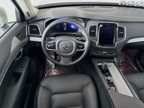 Certified 2025 Volvo XC90 B5 Core w/ Protection Package Premier image 23