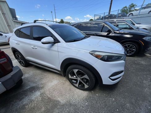Used 2017 Hyundai Tucson Sport image 2